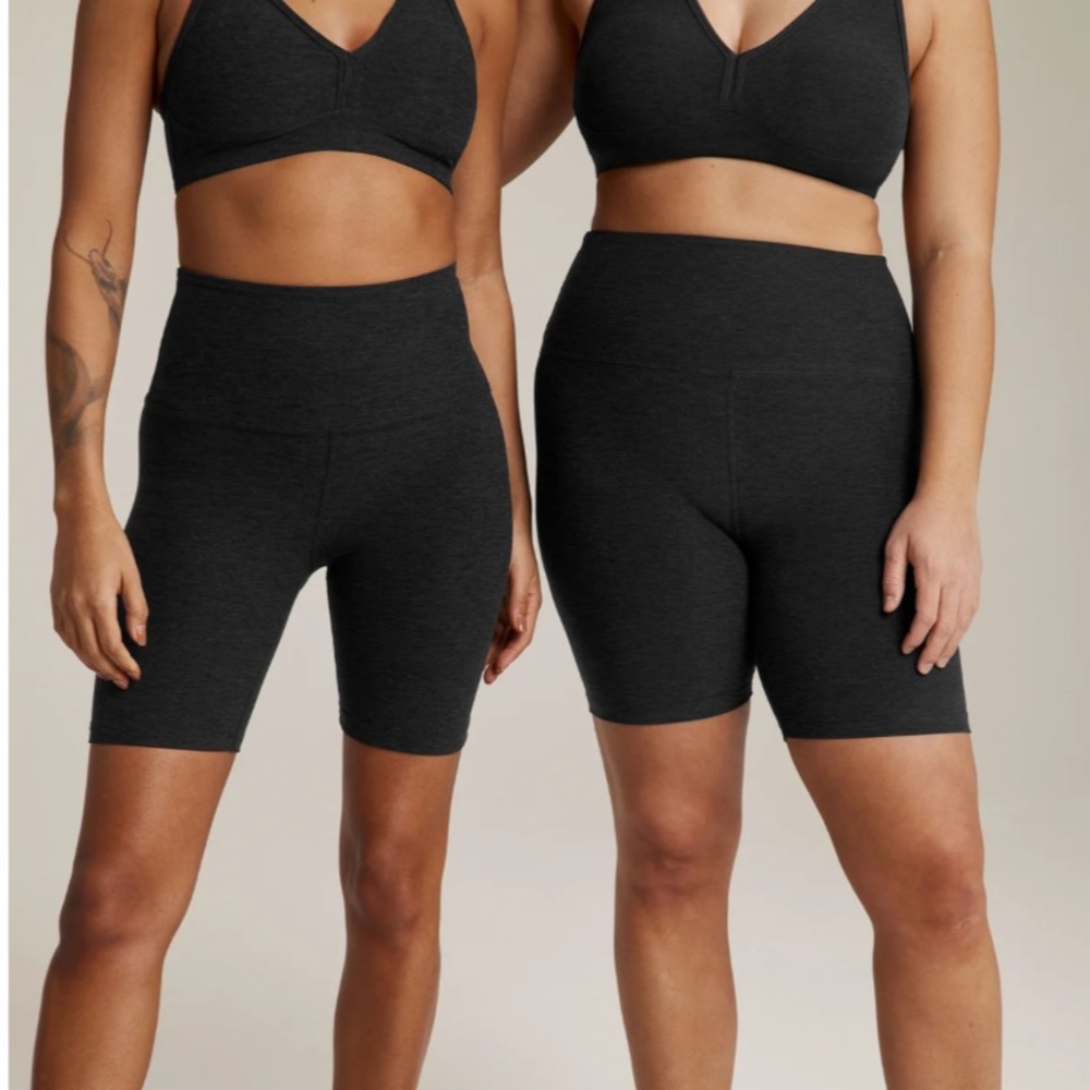 Beyond Yoga 7 in. Biker Short in Darkest Night